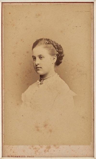Olga Constantinovna de Russie - Muotokuva Venäjän suurherttuatar Olga Constantinovnasta (1851-1926) par Bergamasco, Charles (Karl) (1830-1896). Valokuva tekijältä Charles Bergamasco