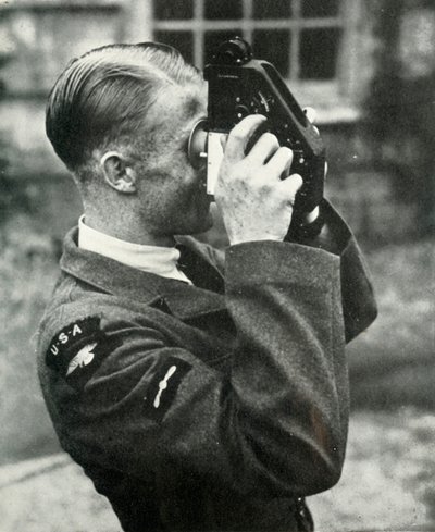 Lentäjä opetteli navigointia toisen maailmansodan aikana, 1941. tekijältä Charles Brown