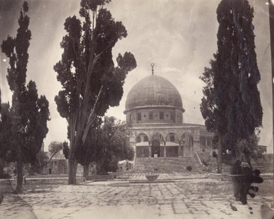 Kalliokupoli Haram al Sharifilla Jerusalemissa, etelästä, 1870 tekijältä Charles F. Tyrwhitt Drake
