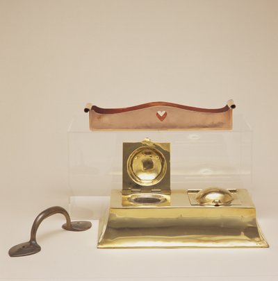 Metallityöt, n. 1895-1900 tekijältä Charles Francis Annesley Voysey