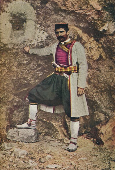 Montenegrolainen juhlapuvussa, vuodelta 1913 tekijältä Charles J. S. Makin