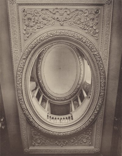 Ashburnham House, Westminster, kupoli portaiden yli tekijältä Charles Latham