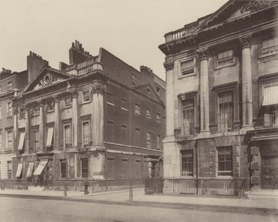 Talo Cavendish Squarella, lännessä tekijältä Charles Latham