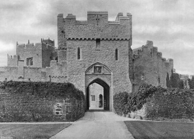 Early English Gatehouse tekijältä Charles Latham