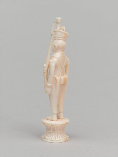 Valkoinen sotilas, shakkinappula, Intia, 1820 noin tekijältä Charles Leandre