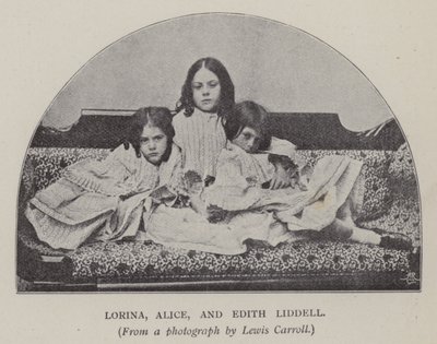 Lorina, Alice ja Edith Liddell (m/w kuva) tekijältä Charles Lutwidge Dodgson