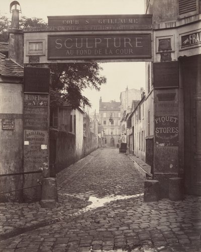 Cour Saint-Guillaume, n. 1865. tekijältä Charles Marville