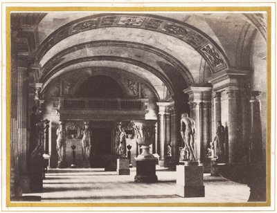 Karyatidien sali Louvren museossa tekijältä Charles Marville