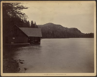 Echo Lake ja venevaja, Franconia Notch, New Hampshire tekijältä Charles P. Hibbard