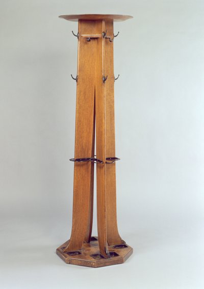 Hattu, takki ja sateenvarjoteline Argyle Street Tearoomsille, 1897 (tammea) tekijältä Charles Rennie Mackintosh