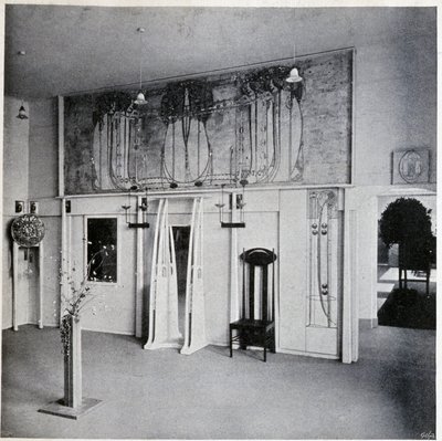 Sisäkuva koristeellisesta taidesalongista Wienissä, noin 1900 (sisustus ja huonekalut Charles Rennie ja Margaret MacDonald Mackintosh) tekijältä Charles Rennie Mackintosh