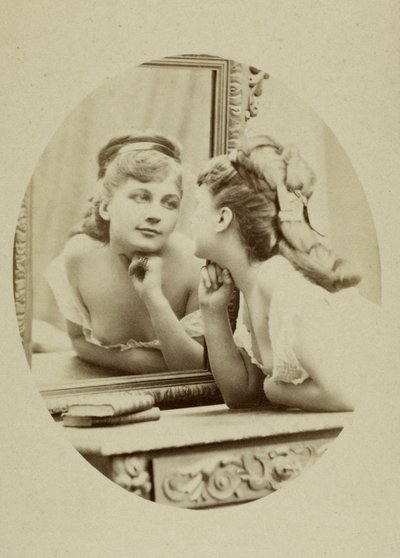 Muotokuva näyttelijä Henriette Victoire Drouardista (1851-1923). tekijältä Charles Reutlinger
