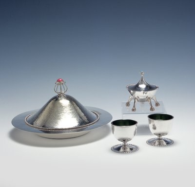Metallityöt, 1893-1907 tekijältä Charles Robert Ashbee