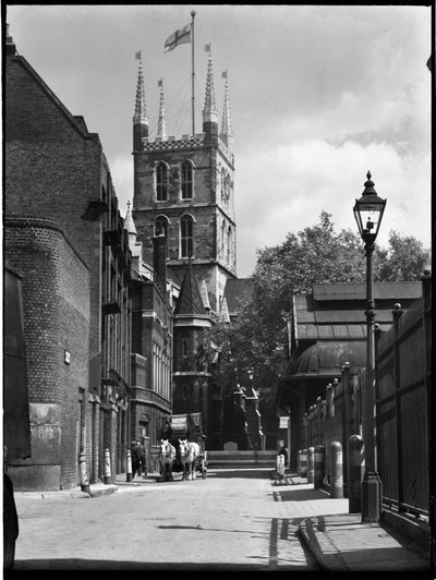 Southwarkin katedraali, Montague Close, Southwark, Greater London Authority, 1930-luku. tekijältä Charles William Prickett