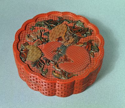 Laatikko okralla, vihreällä ja ruskealla koristeella, 1700-luku (cinnabarlakka) tekijältä Chinese School