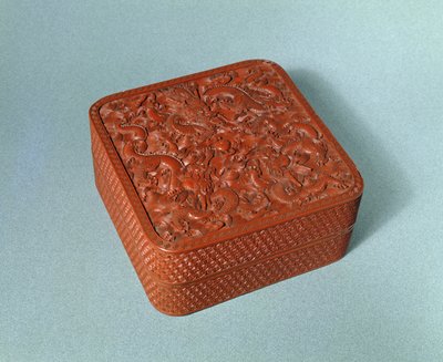 Veistetty laatikko, 1700-luku (cinnabarlakka) tekijältä Chinese School