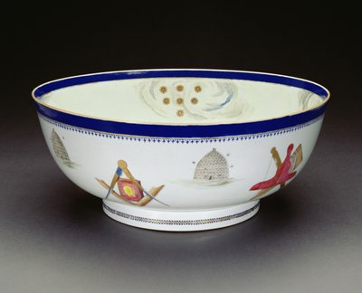 Famille Rose Export vapaamuurarien kulho, Qianlong-kausi, 1736-95 (posliini) (katso myös 133044 & 133046) tekijältä Chinese School