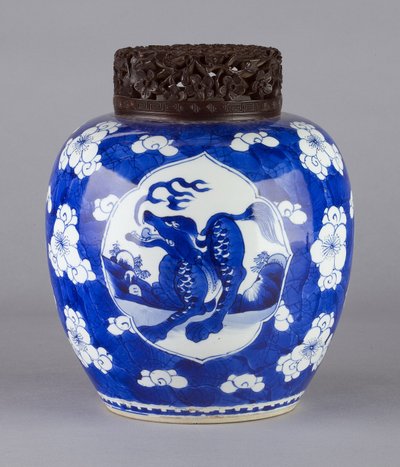 Purkki (kannen ja lohikäärmekuvioinnin kanssa), 1662-1722 (keraaminen) tekijältä Chinese School