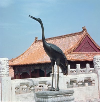 Haikarapatsas taustalla Hall of Supreme Harmonyn sivupaviljonki, Ming-dynastia tekijältä Chinese School