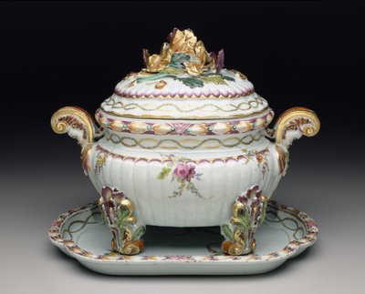 Tureen-on-stand, n. 1775 tekijältä Chinese School