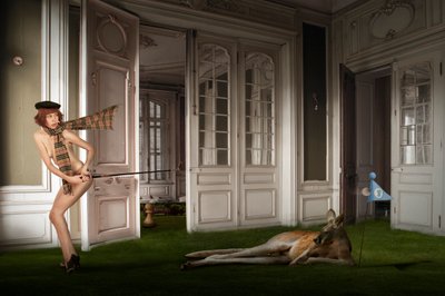 Elegantti surrealistinen golf tekijältä Christine von Diepenbroek