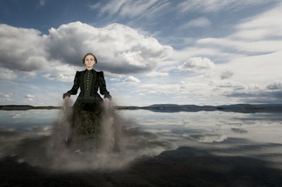 Eteerinen nainen, Still Water tekijältä Christine von Diepenbroek