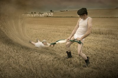 Surrealistinen kenttätyhjiö tekijältä Christine von Diepenbroek