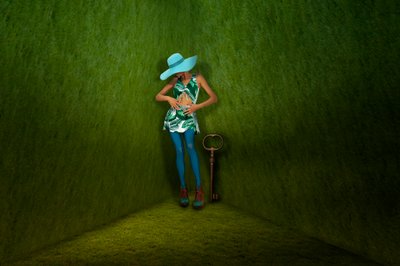 Surreal Woman Green Key tekijältä Christine von Diepenbroek