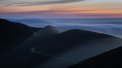 Twilight Mountain Road tekijältä Chuanxu Ren