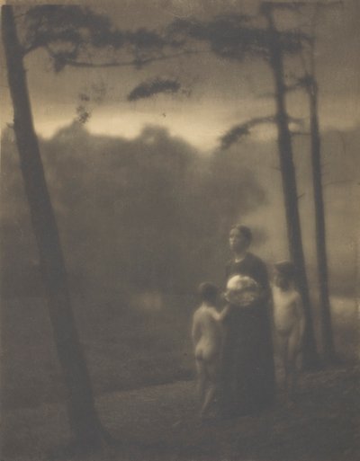 Ilta – äiti ja pojat, 1905. tekijältä Clarence H White