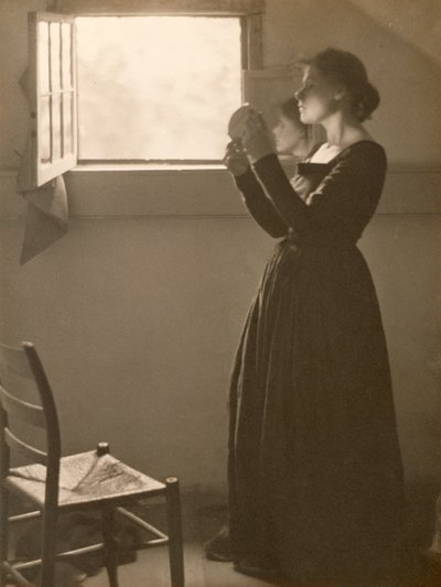 Tyttö peilin kanssa, 1898 (platinaprintti) tekijältä Clarence Henry White