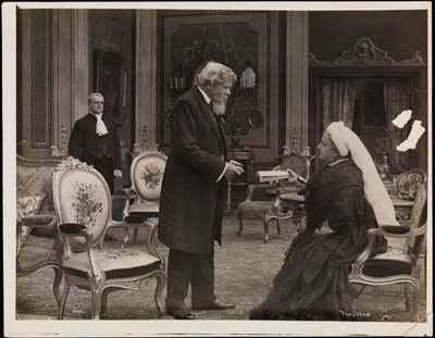 Still elokuvasta "Sixty Years a Queen", n. 1914 (b/w kuva) tekijältä Company Byron