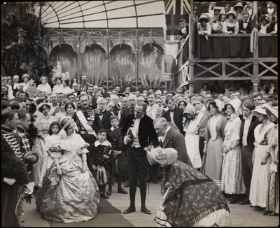 Still elokuvasta "Sixty Years a Queen", n. 1914 (b/w kuva) tekijältä Company Byron