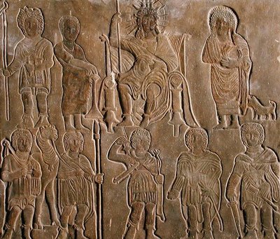 Reliefi, joka kuvaa jumaloitua Rooman keisaria vastaanottamassa kunnianosoitusta egyptiläisiltä paimentolaisilta tekijältä Coptic