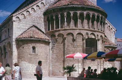 Sveti Krsevanin kirkko, rakennettu vuonna 1175 tekijältä Croatian School