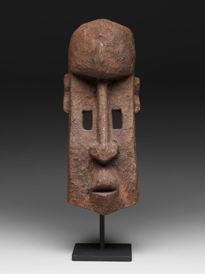 Metsästäjän naamio (dannana), 1900-luvun alkupuolelta puoliväliin (puuta ja kuoritusta) tekijältä Culture Dogon