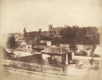 Linlithgow, rautatieasemalta, kaupungintalo, Pyhän Mikaelin kirkko ja palatsi tekijältä David Octavius Hill and Robert Adamson