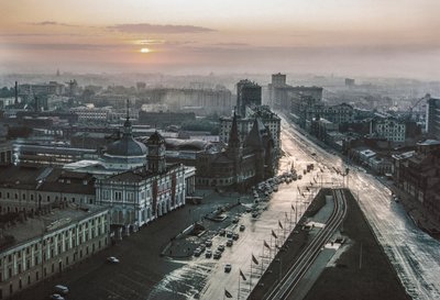 Neuvostoliitto Moskovan Komsomolin aukio, Leningradin ja Jaroslavlin asemat tekijältä Dean Conger