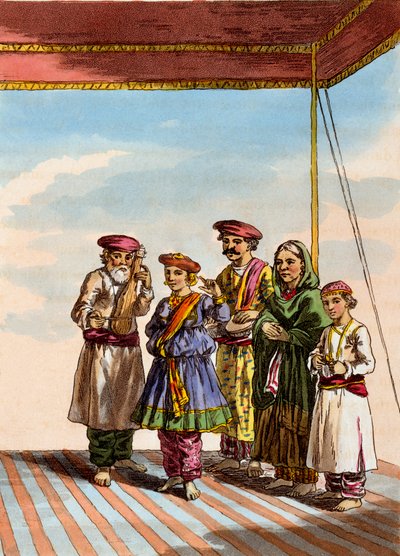 Tyttö tanssii Kuharwaa T. D. Broughtonin teoksesta "Mahrattaiden puku, luonne, tavat, kotitottumukset ja uskonnolliset seremoniat", etsaus J. A. Atkinson, 1813 tekijältä Deen Alee