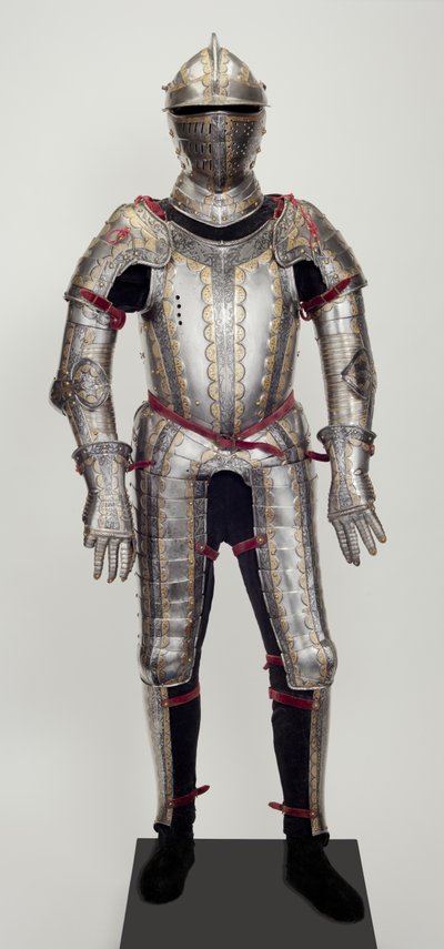 Field Armour, Garnituresta, luultavasti tehty Ludwig Ungnad von Weissenwolf auf Suneggille, n. 1552 (teräs kohokuvioidulla, syövytetyllä, mustetulla ja kullatulla koristeella, modernia messinkiä, samettia, nahkaa ja terästä) tekijältä Desiderius Helmschmid