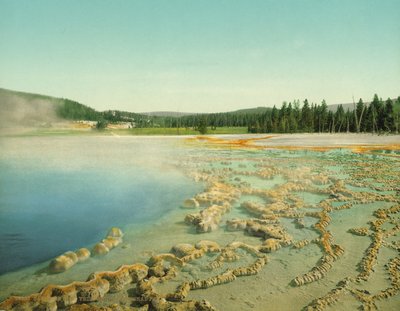 Sapphire Pool, Yellowstonen kansallispuisto, n. 1902 (photochrom) tekijältä Detroit Photographic Co.