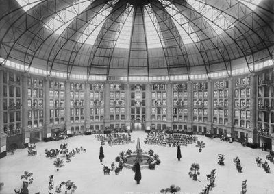 New West Baden Springs -hotellin atrium, West Baden Springs, Indiana, 1900-15. tekijältä Detroit Publishing Co.