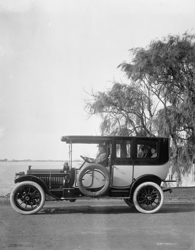 Packard 1912 Limousine tekijältä Detroit Publishing Co.