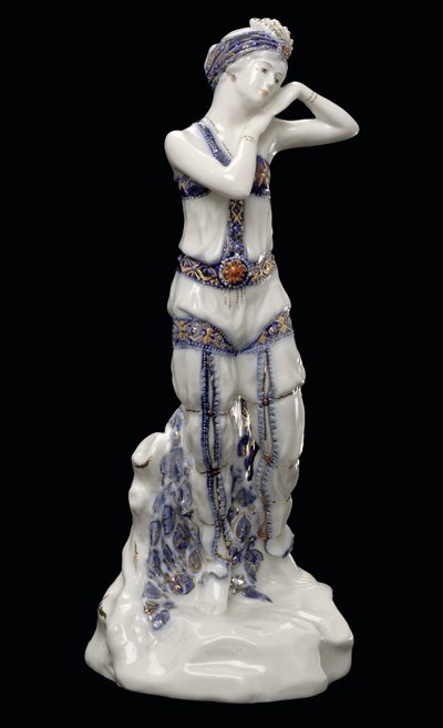 Tamara Karsavina (1885-1978) Zobeiden roolissa N. Rimski-Korsakovin - Dmitri Iosifovich Ivanovin (1880-1938) Ballet Scheherazade -elokuvassa. Posliini, päällyslasikoristelu tekijältä Dmitry Iosifovich Ivanov