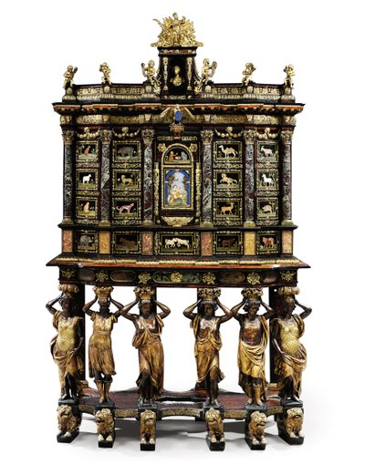 Ludvig XIV:n telinekaappi (kullattu pronssi, pietra dura, kilpikonnankuori, saarni, ebonoitu ja kultakullattu) (katso myös 1766356-7) tekijältä Domenico and Gobelins workshop (attr. to) Cucci