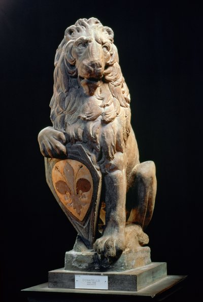 Heraldinen leijona, 1420 (marmori) tekijältä Donatello