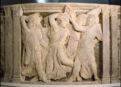 Restauroinnin jälkeinen paneeli nro II Praton katedraalin ulkopuolelta, 1438 tekijältä Donatello