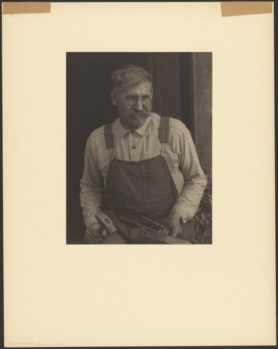 [James Duff, Viulunsoittaja, Hazard, Kentucky, Holding Tools] tekijältä Doris Ulmann