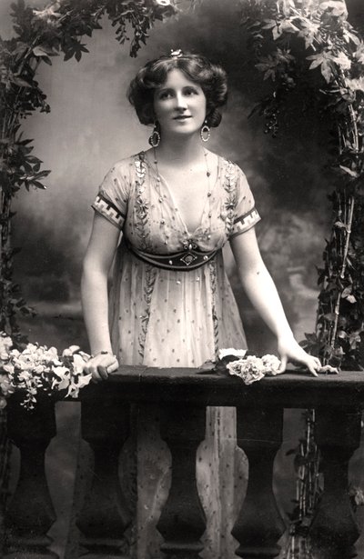 Nina Sevening, näyttelijä, 1900-luku. tekijältä Dover Street Studios