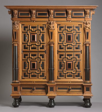 Vaatekaappi (Kast), valmistettu Hollannissa, n. 1625-1650 (tammi eebenpuu- ja ruusupuuviiluilla) tekijältä Dutch School
